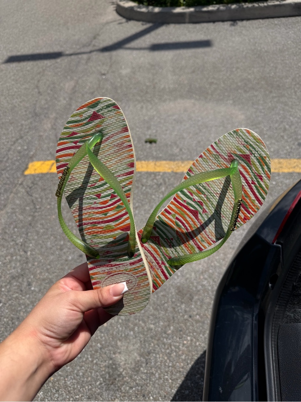 Havaianas Women’s Green Strap Flip Flops with Multicolor Pattern